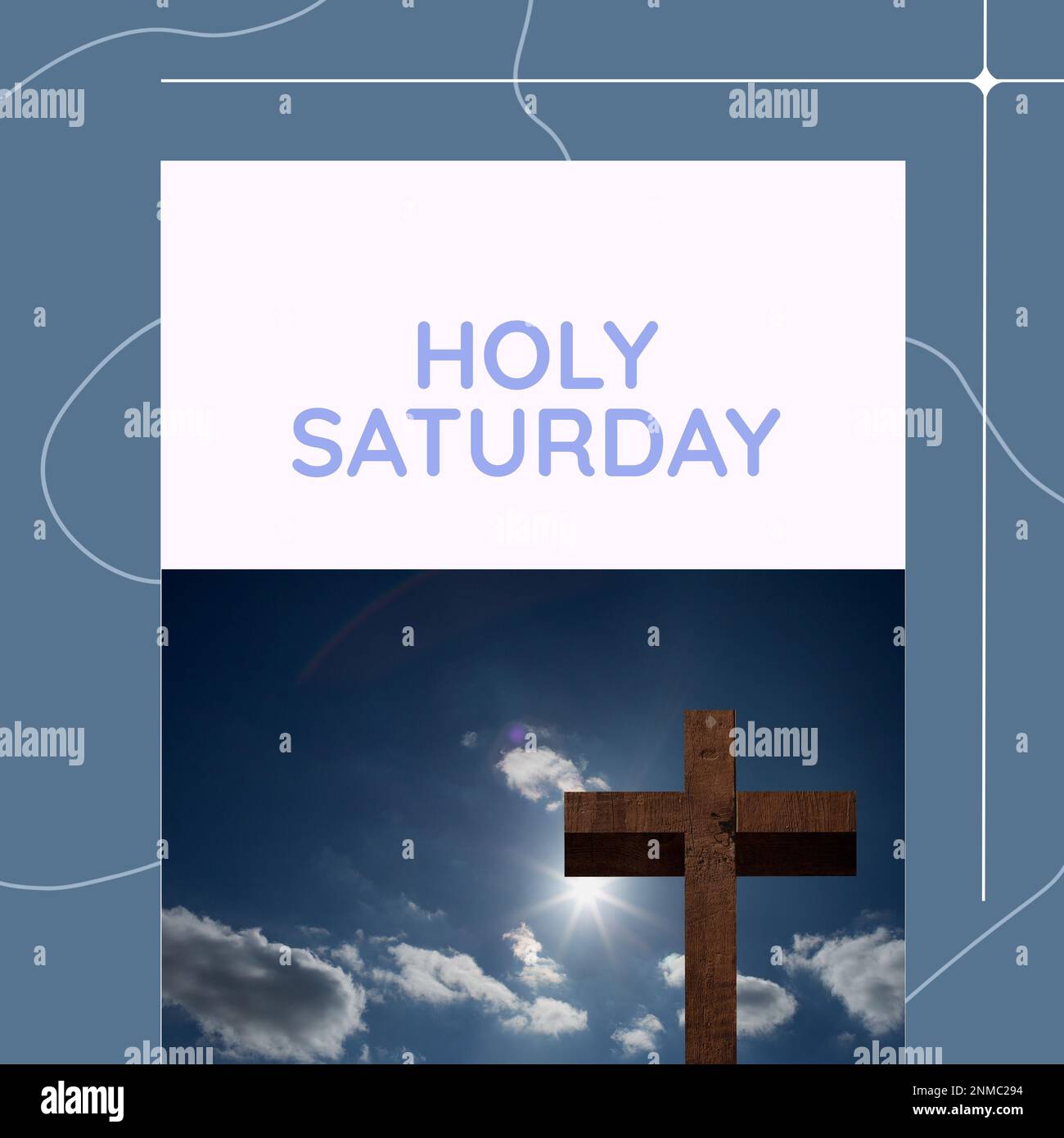 Kombination aus Holzkreuz vor blauem Himmel und heiligem samstag und Kritzeleien auf blauem Hintergrund. Kopierraum, Natur, christentum, Ende der entlohnung Stockfoto
