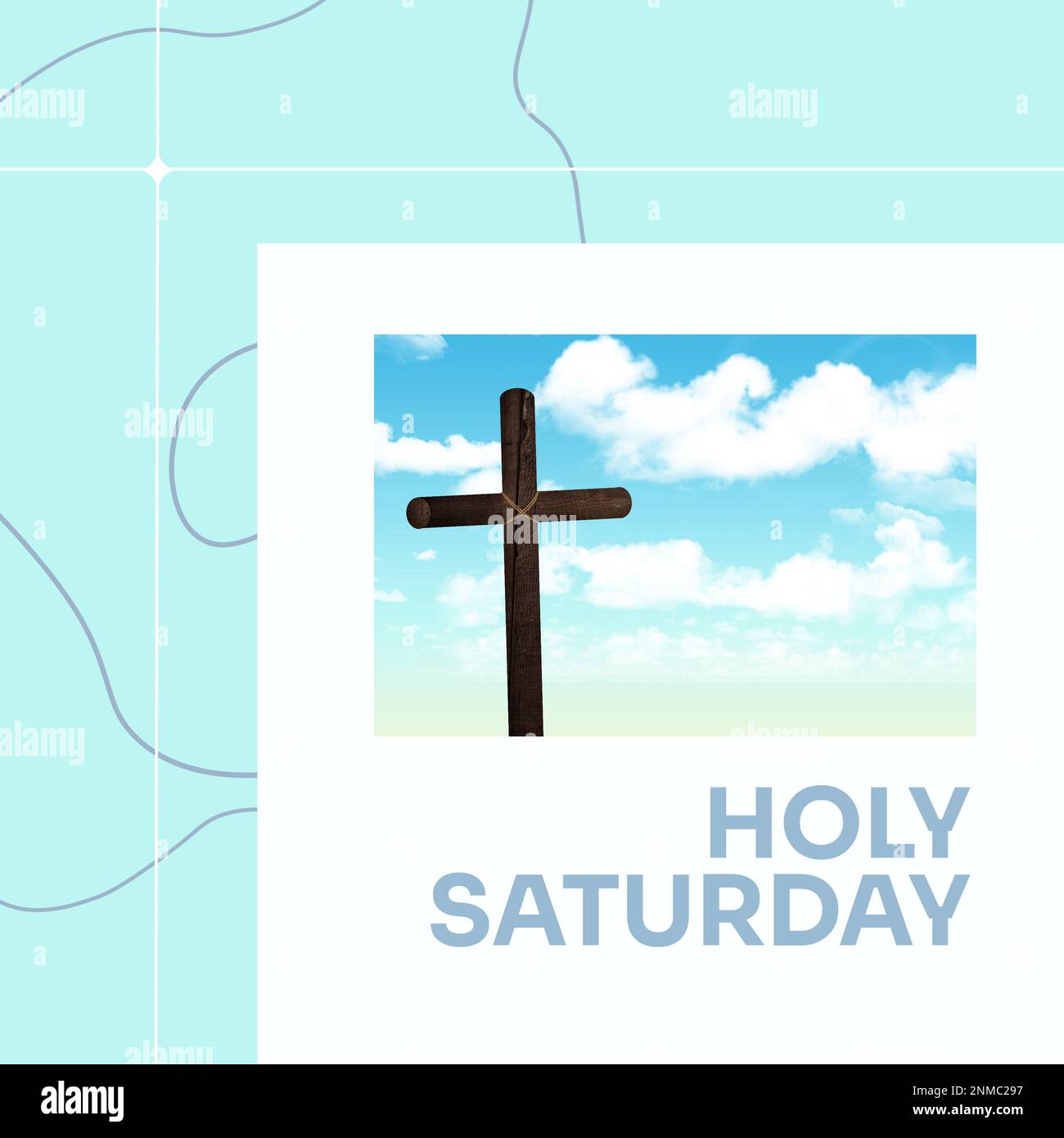 Kombination aus Kreuz gegen bewölkten blauen Himmel und heiligem samstagstext mit Kritzeleien auf blauem Hintergrund. Kopierraum, christentum, Ende der fastenzeit, Stockfoto