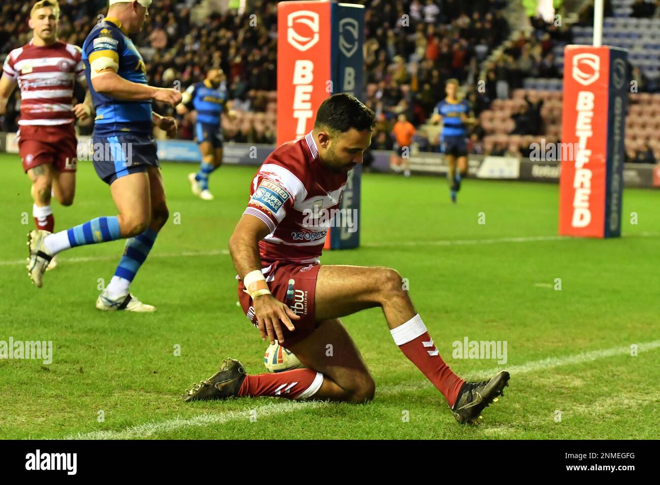 DW Stadium, Wigan, England. 24. Februar 2023 Betfred Super League, Wigan Warriors gegen Wakefield Trinity; Betfred Super League Match zwischen Wigan Warriors und Wakefield Trinity, Guthaben: Mark Percy/Alamy Live News Stockfoto