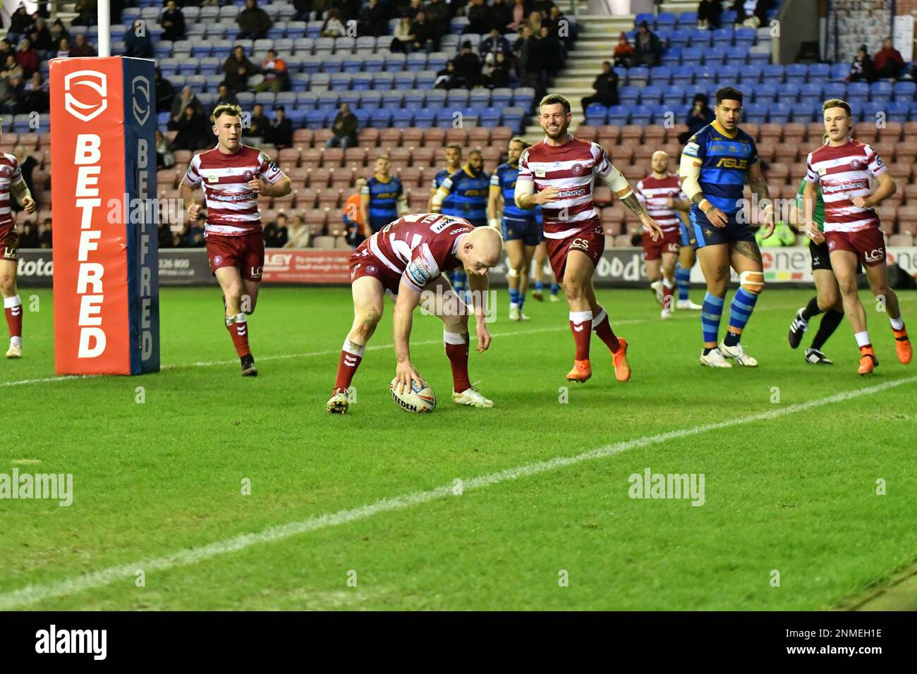 DW Stadium, Wigan, England. 24. Februar 2023 Betfred Super League, Wigan Warriors gegen Wakefield Trinity; Betfred Super League Match zwischen Wigan Warriors und Wakefield Trinity, Guthaben: Mark Percy/Alamy Live News Stockfoto