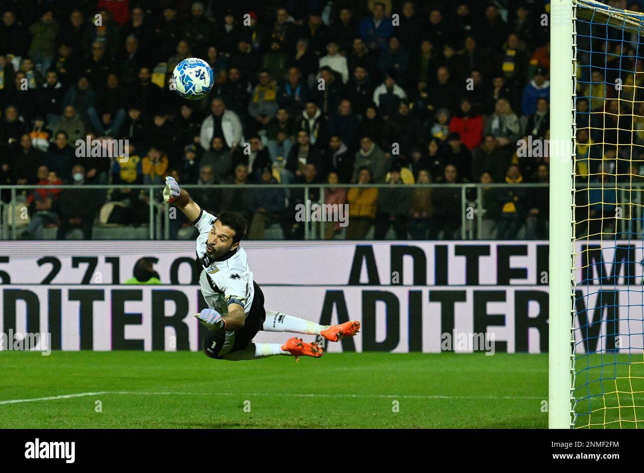 Gianluigi Buffon von Parma während des Spiels der Serie B League 2022 2023, Benito Stirpe Stadium, Frosinone gegen Parma, 24. Februar 2023 (Foto: AllShotLive/Sipa USA) Guthaben: SIPA USA/Alamy Live News Stockfoto