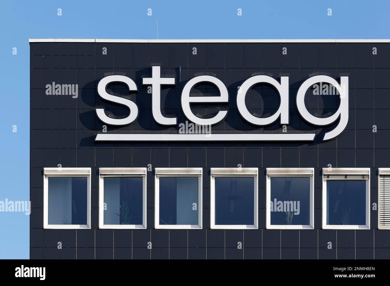 STEAG GmbH, Logo am Hauptsitz, Energieerzeuger, Kraftwerksbetreiber, Essen, Ruhrgebiet, Nordrhein-Westfalen, Deutschland Stockfoto