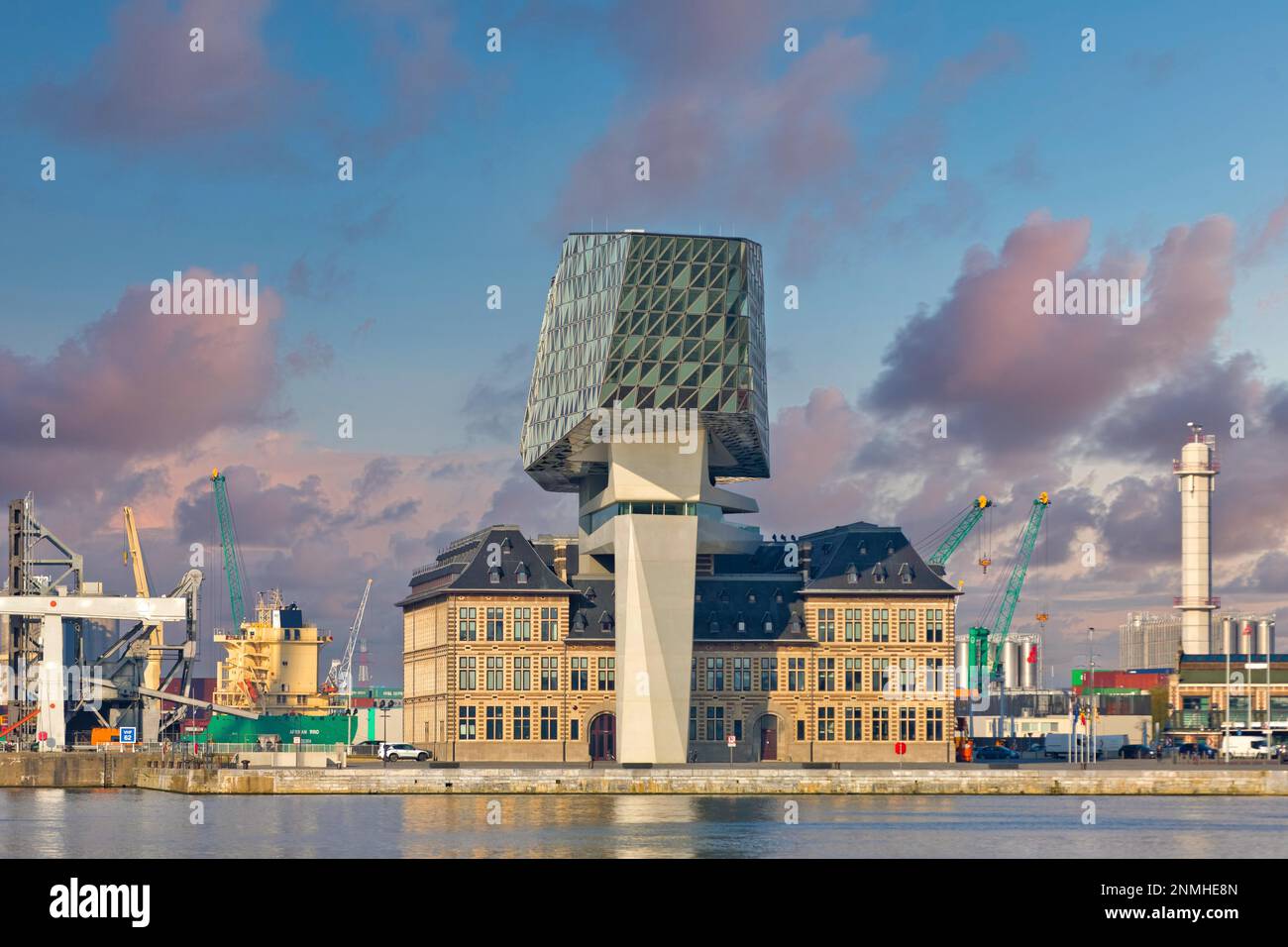 Havenhaus, Verwaltungsgebäude der Antwerpener Hafenbehörde Stockfoto