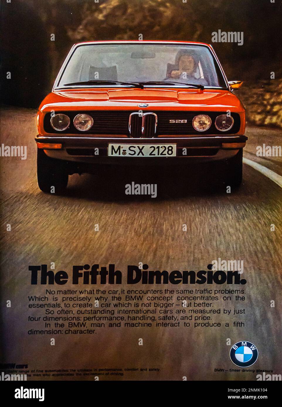 BMW-Werbespot – die fünfte Dimension in einer Zeitschrift NatGeo, September 1975 Stockfoto