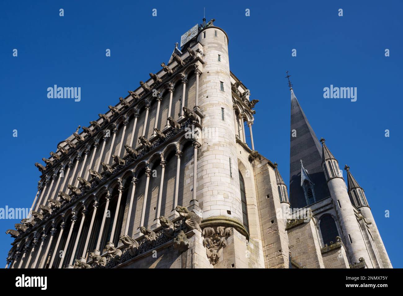 Berühmte Fassade von Notre-Dame-de-Dijon, Dijon, Frankreich Stockfoto