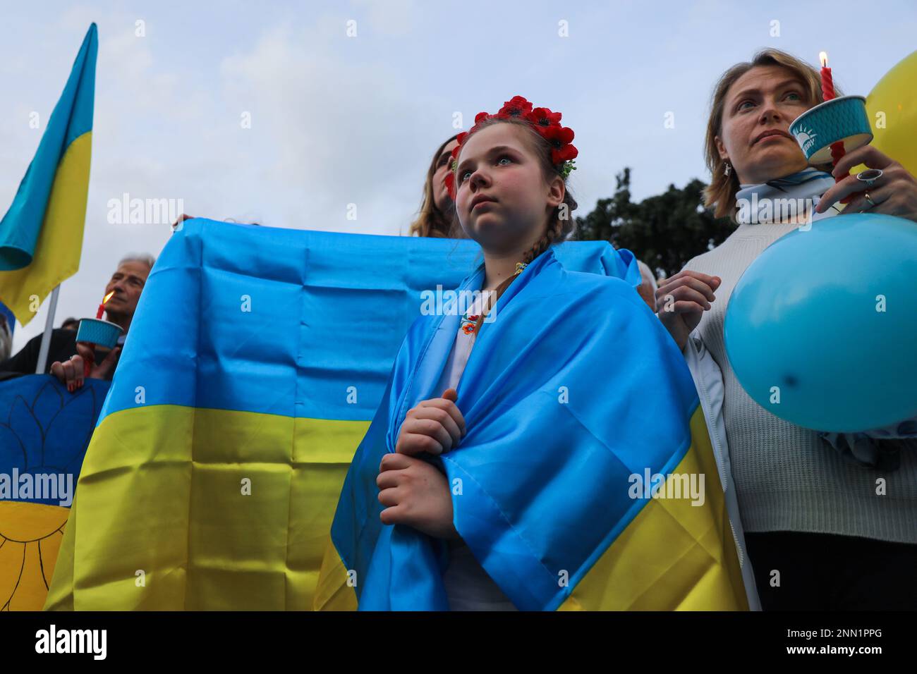 Demonstration zur Unterstützung des ukrainischen Volkes 1 Jahr nach Putins Invasion. Stockfoto