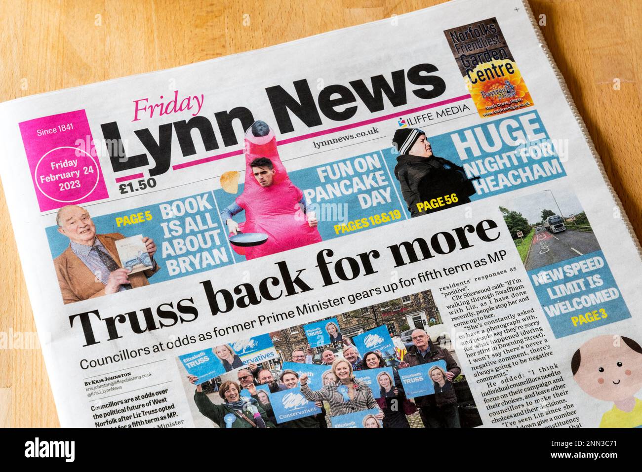 24. Februar 2023 Lynn News, eine Lokalzeitung im Wahlkreis SW Norfolk von Liz Truss, hat die Schlagzeile auf der Titelseite „Truss back for more“, da sie von der South West Norfolk Conservative Association erneut ausgewählt wird. Stockfoto