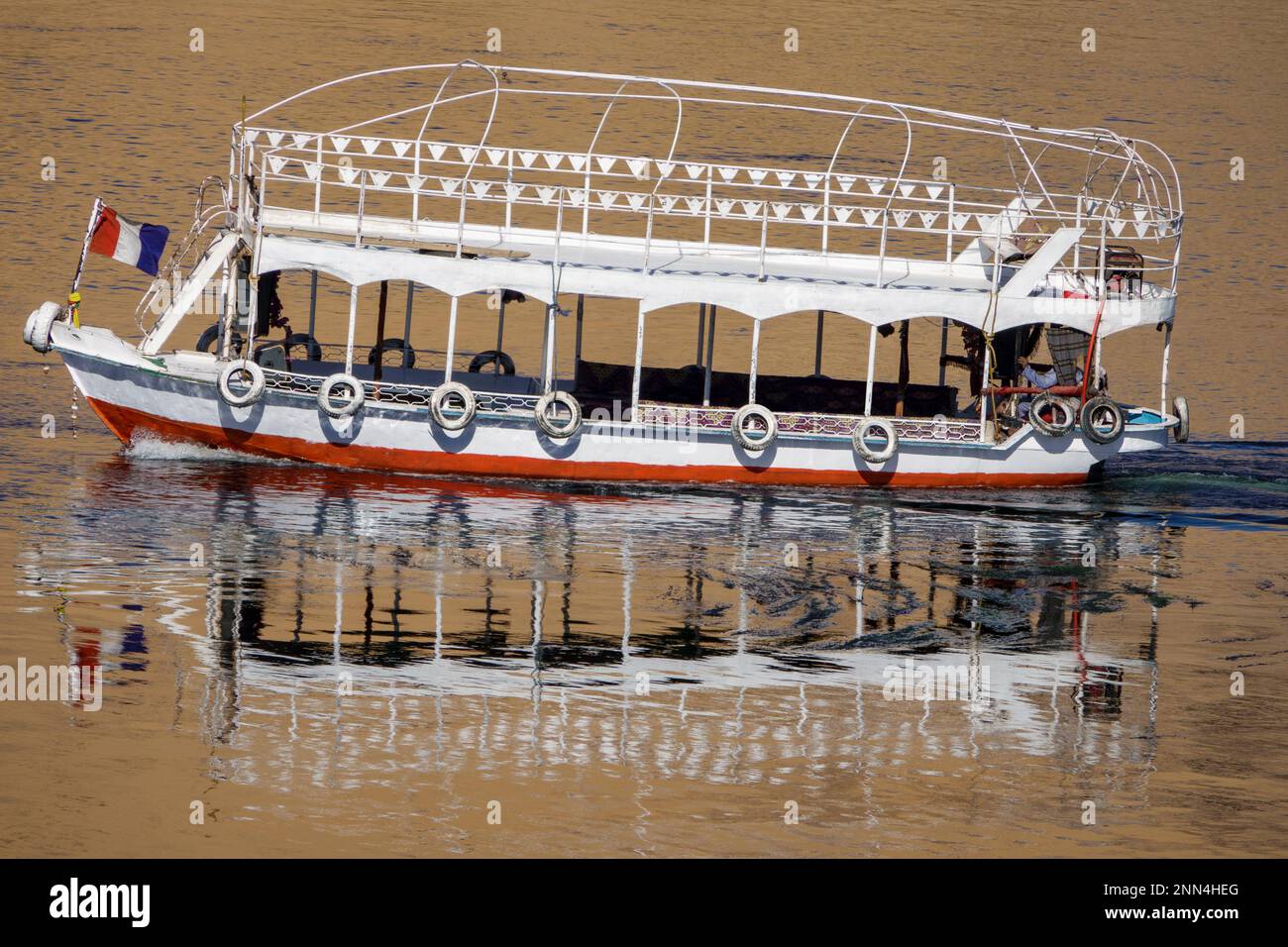 Motorstart auf dem Nil, Assuan, Ägypten Stockfoto