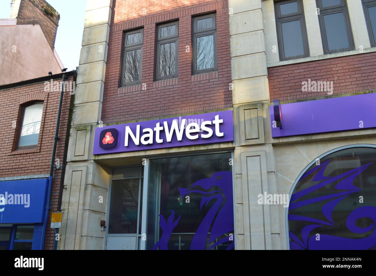 25. Februar 2023, Swansea, Wales, Vereinigtes Königreich. NatWest Bank in der Oxford Street. Stockfoto