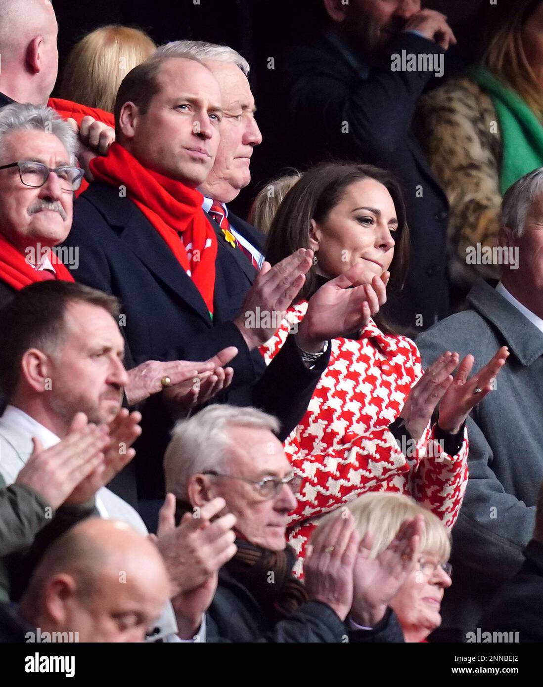 Prinz und Prinzessin von Wales auf den Tribünen während des Guinness Six Nations-Spiels im Fürstentum-Stadion in Cardiff. Foto: Samstag, 25. Februar 2023. Stockfoto