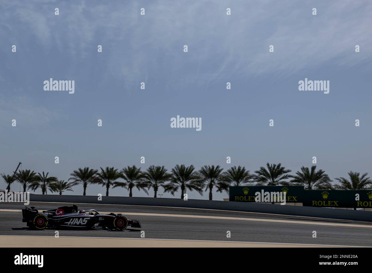 Sakhir, Bahrain, 25. Februar 2023, Nico Hulkenberg aus Deutschland, tritt um die Haas F1 an. Wintertests, die Wintertests der Formel-1-Meisterschaft 2023. Kredit: Michael Potts/Alamy Live News Stockfoto