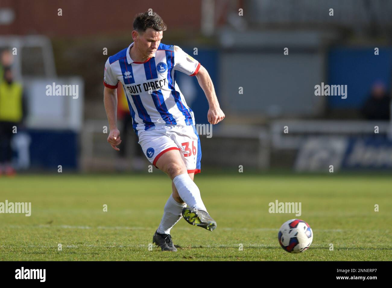 Hartlepool, Großbritannien. 21. Januar 2023. 6Hartlepool Connor Jennings von United während des Spiels der Sky Bet League 2 zwischen Hartlepool United und Walsall im Victoria Park, Hartlepool, am Samstag, den 25. Februar 2023. (Foto: Scott Llewellyn | MI News) Guthaben: MI News & Sport /Alamy Live News Stockfoto