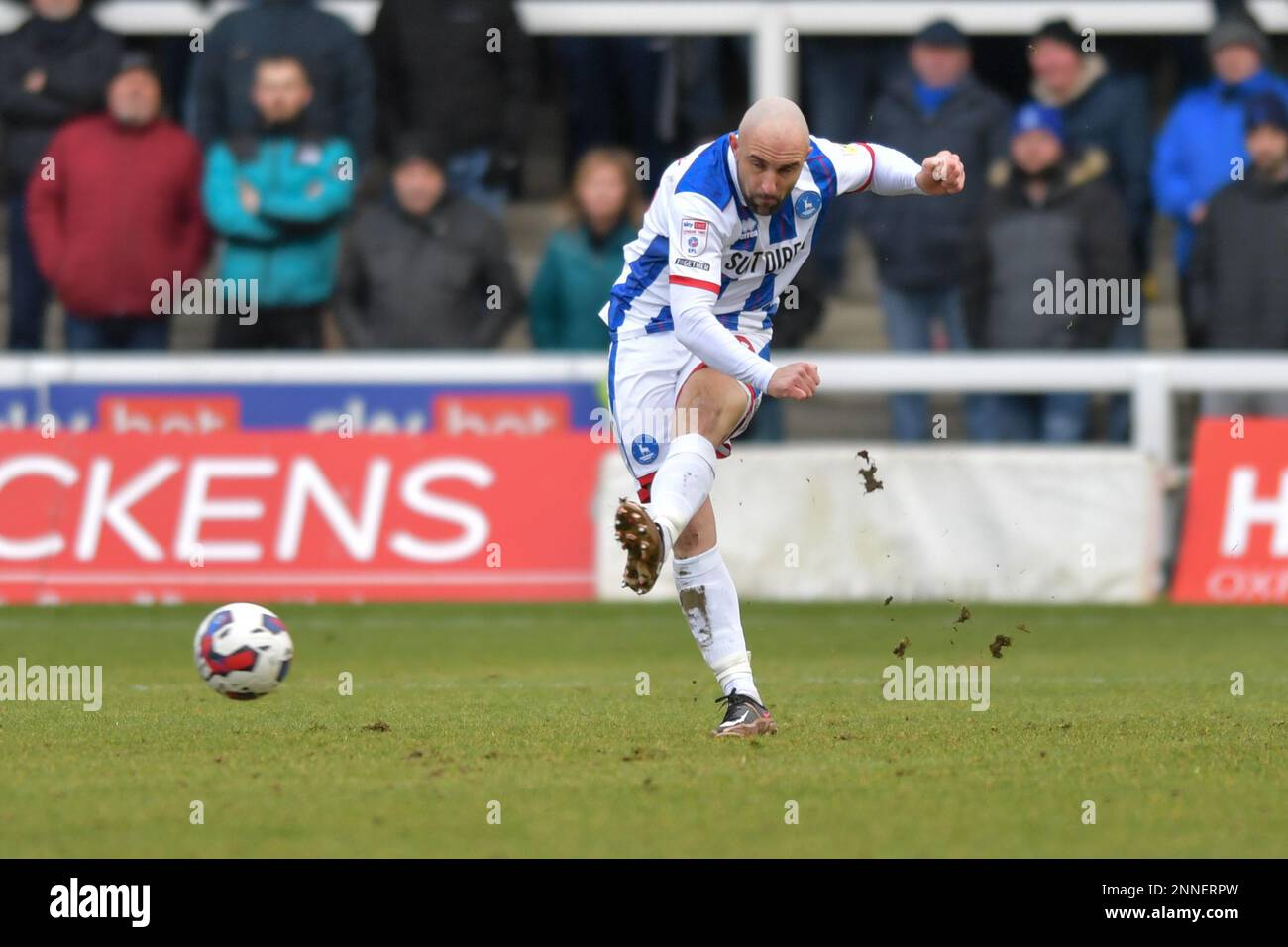 Hartlepool, Großbritannien. 21. Januar 2023. Peter Hartlepool von Hartlepool United während des Spiels der Sky Bet League 2 zwischen Hartlepool United und Walsall am Samstag, den 25. Februar 2023 im Victoria Park in Hartlepool. (Foto: Scott Llewellyn | MI News) Guthaben: MI News & Sport /Alamy Live News Stockfoto