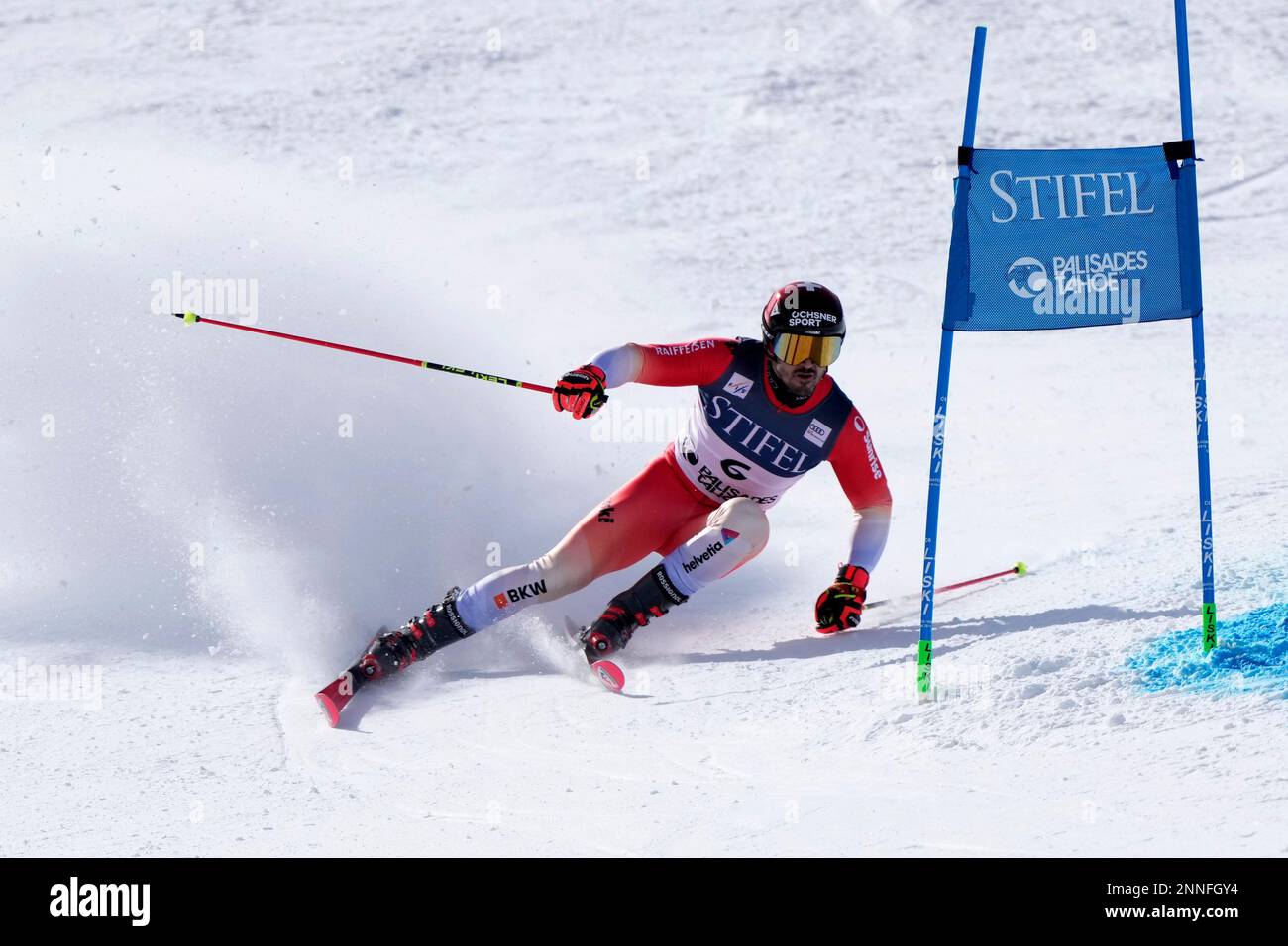 Switzerland's Loic Meillard competes during a men's World Cup giant slalom skiing race Saturday, Feb. 25, 2023, in Olympic Valley, Calif. (AP Photo/Robert F. Bukaty) Stockfoto