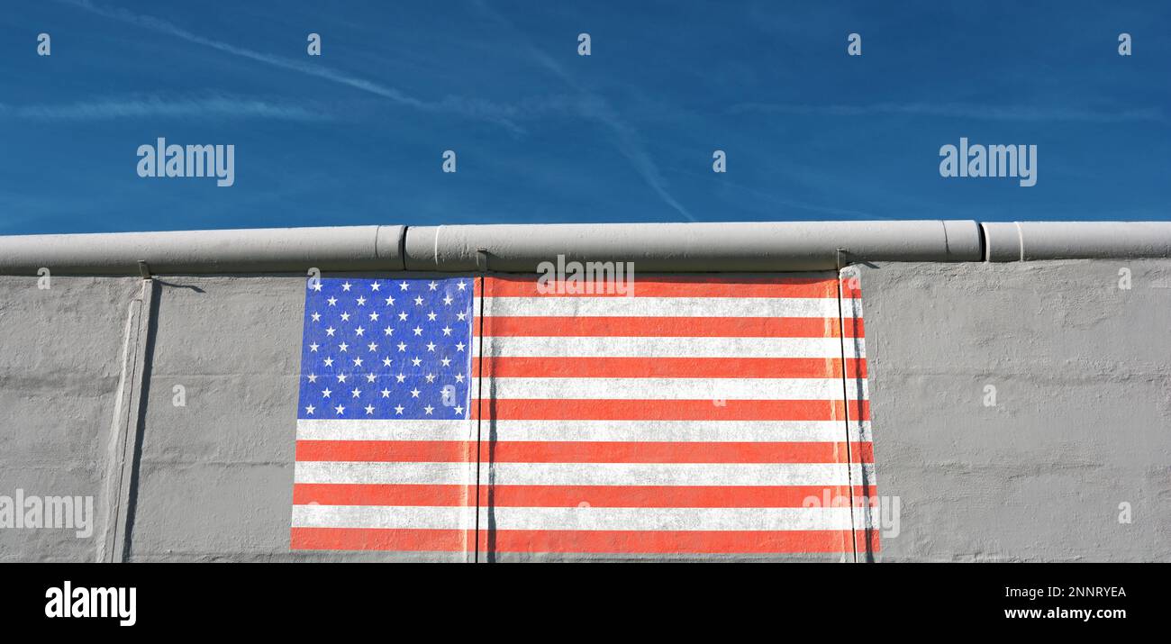 Wand mit US-Flagge Stockfoto