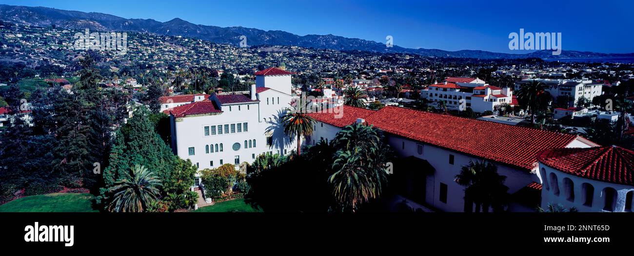Erhöhte Ansicht der Gebäude in der Stadt, Santa Barbara, Kalifornien, USA Stockfoto