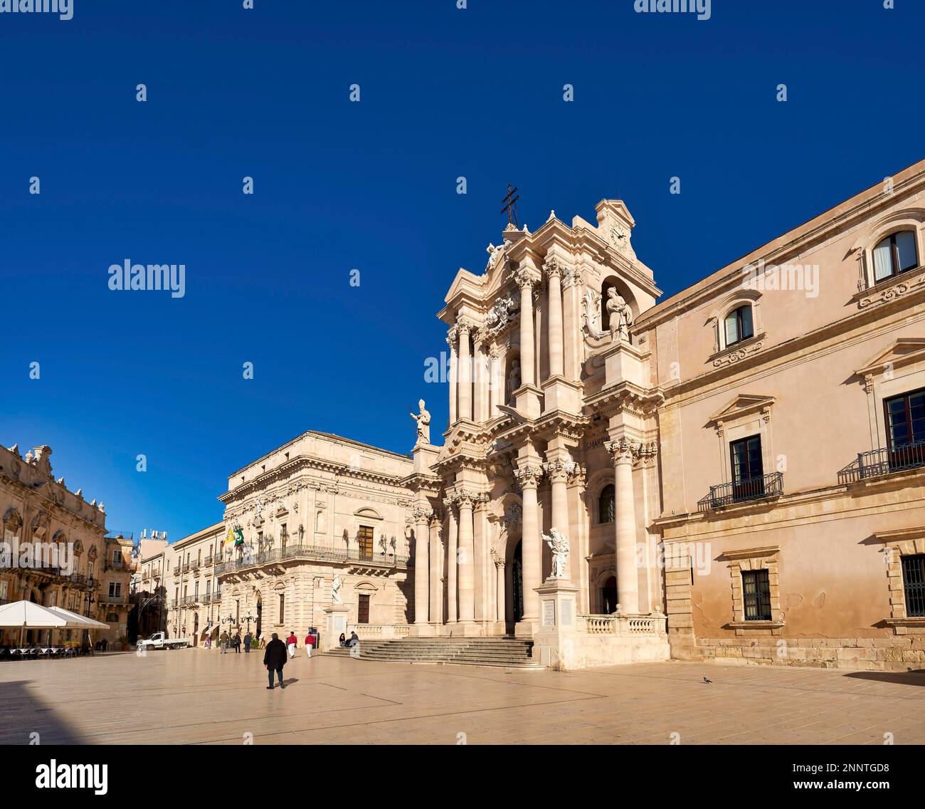 Die Kathedrale von Syrakus (Duomo di Siracusa), früher die Cattedrale