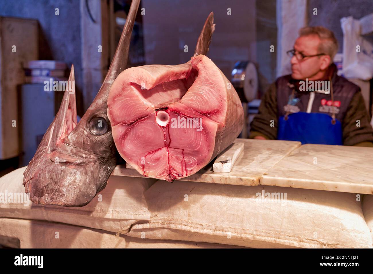 Costa Piscaria, die Straße täglich Markt in Catania Sizilien Italien. Frischer Fisch, Fleisch, Gemüse Stockfoto