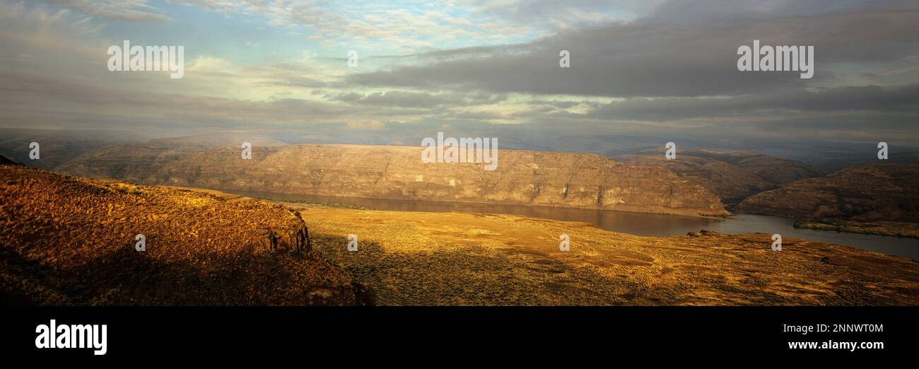 Malerische Landschaft mit dem Columbia River Stockfoto
