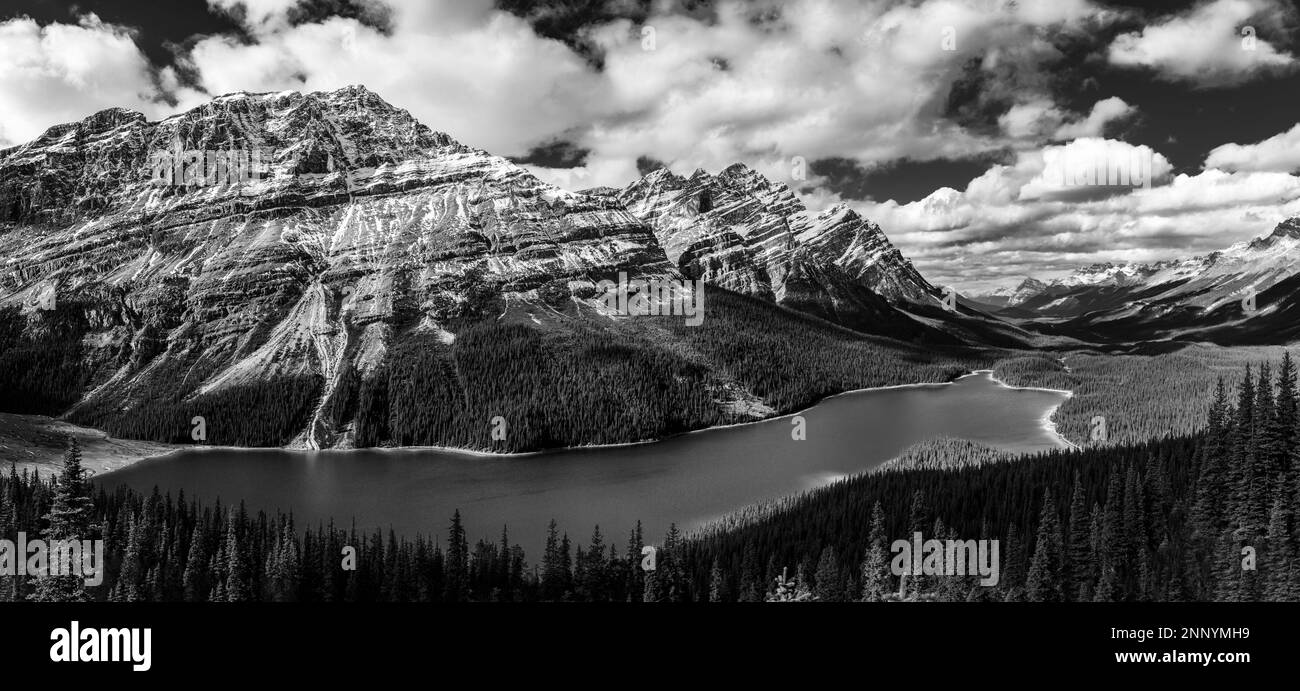 Landschaften wie Peyto Lake und Mount Caldron, Alberta, Kanada Stockfoto