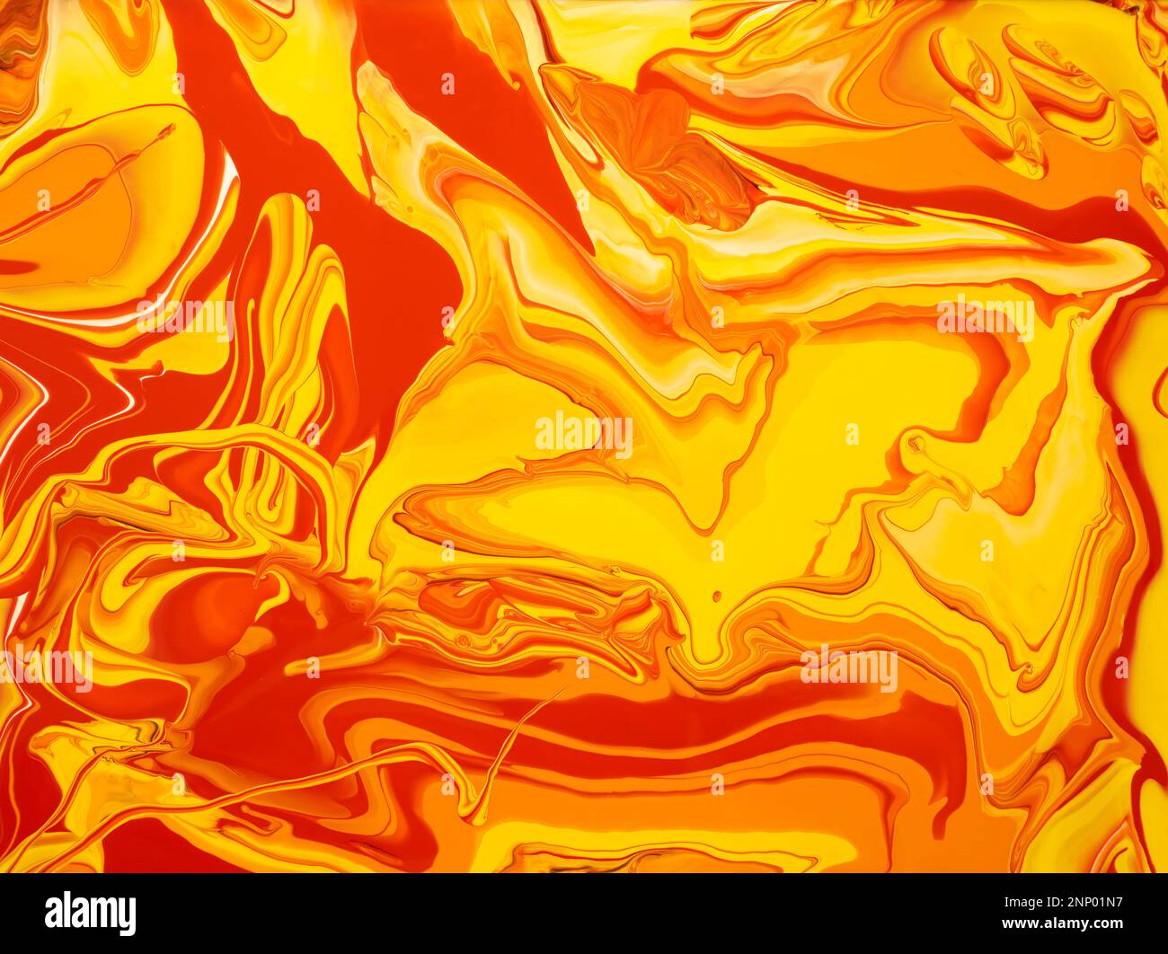 Abstraktes Bild von gemischten warmen Farben der Acrylfarbe Stockfoto