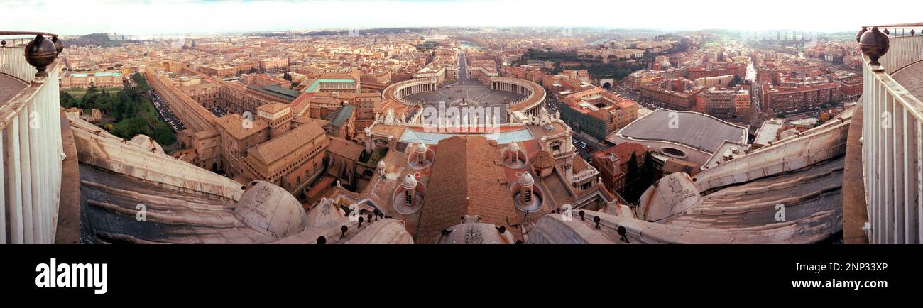 Blick von oben auf die Vatikanstadt, Rom, Italien Stockfoto