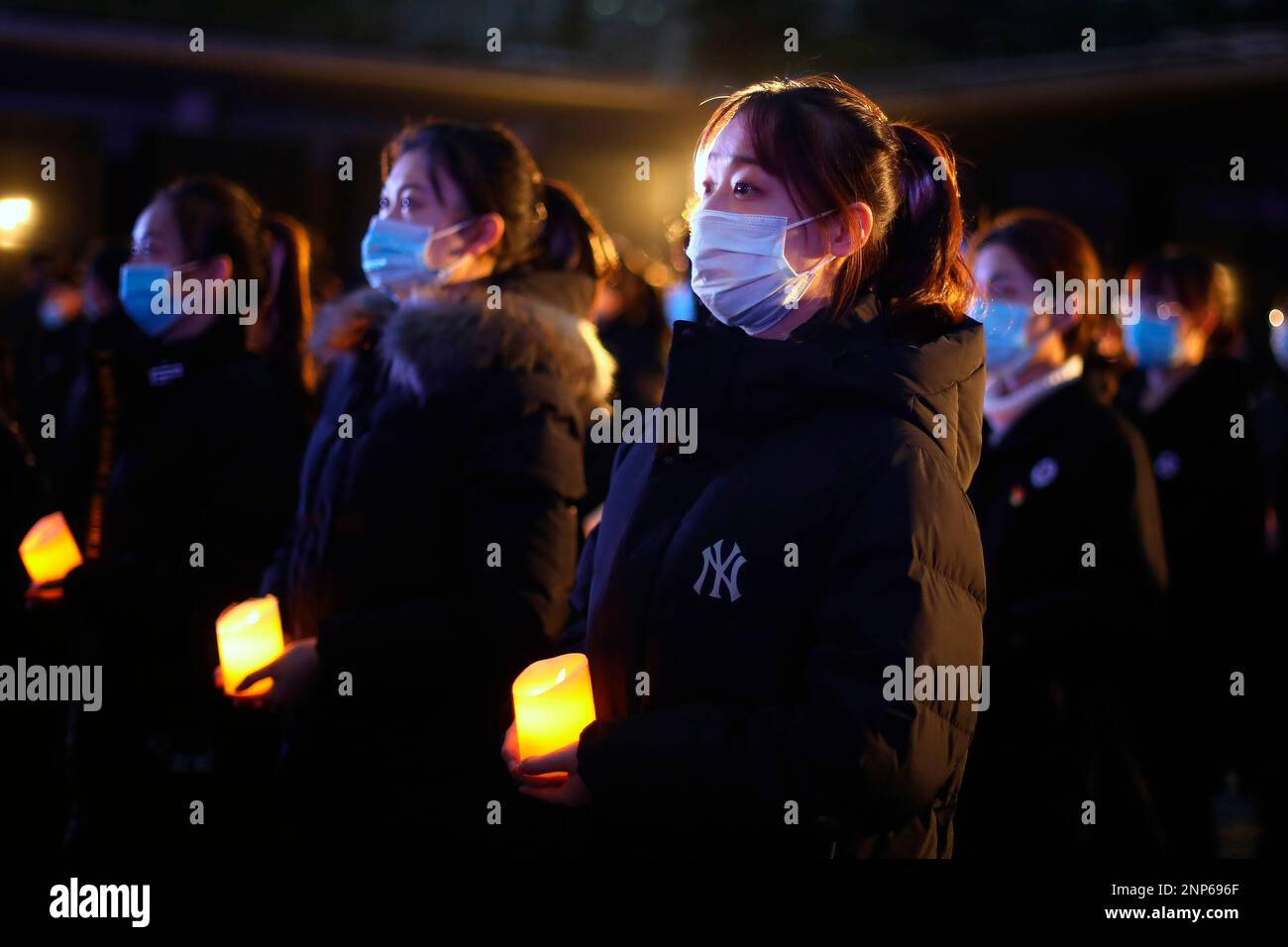 People go to the Memorial Hall for the Victims of the Nanjing Massac to memorial the victims at the 7th National Memorial Day for Nanjing Massacre Victims in Nanjing,Jiangsu,China on 13th December, 2020.(Photo by TPG/cnsphotos) (TopPhoto via AP Images) Stockfoto