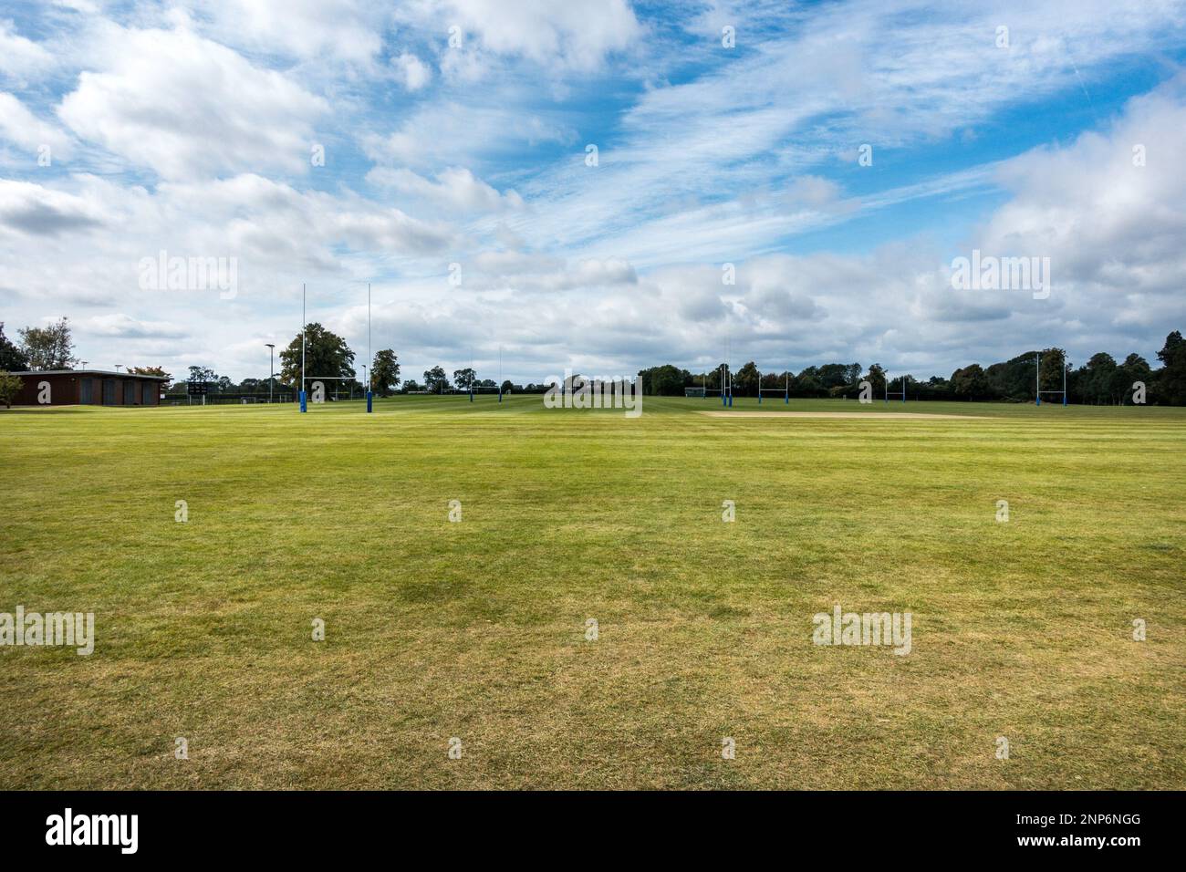 Leere Rugby-Plätze auf dem Sportplatz der Uppingham School, Uppingham, Rutland, England, Großbritannien Stockfoto