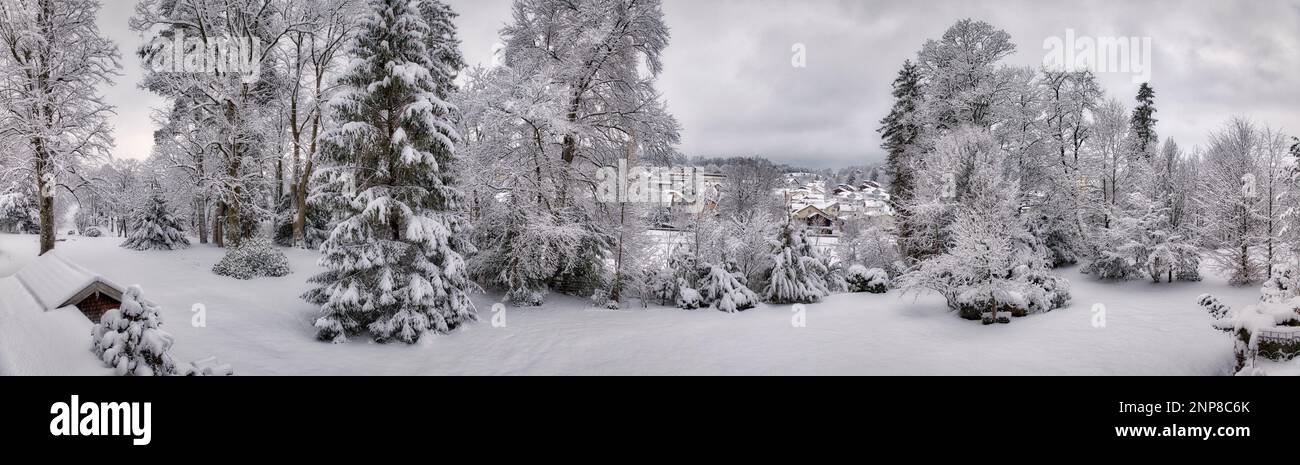 DE - BAYERN: Magische Winterszene in Bad Toelz, Oberbayern, HDR-Fotografie von Edmund Nagele FRPS Stockfoto