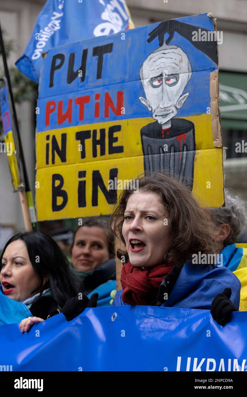 London, Vereinigtes Königreich 25. Februar 2023, London, Vereinigtes Königreich die Demonstration „Victory for Ukraine“ findet ein Jahr nach der Invasion der Ukraine durch Russland vom Portland Place bis zum Trafalgar Square in London statt. Kredit: Jeff Gilbert/Alamy Live News Stockfoto