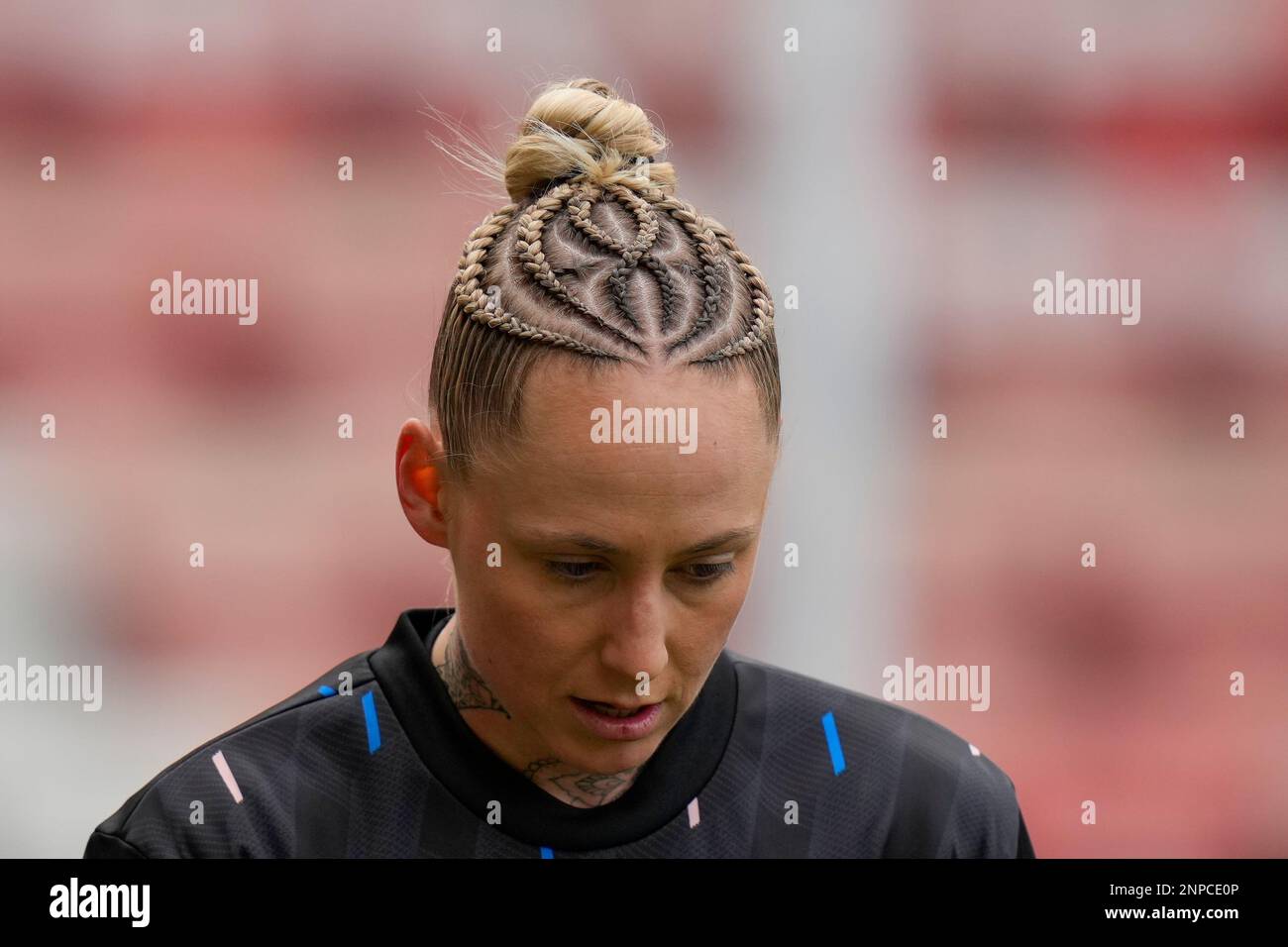 Das geflochtene Haar von Leah Galton #11 von Manchester United während des Vitality Women's FA Cup Spiels Manchester United Women vs Durham Women FC im Leigh Sports Village, Leigh, Großbritannien, 26. Februar 2023 (Foto von Steve Flynn/News Images) in Leigh, Großbritannien, am 2./26. Februar 2023. (Foto: Steve Flynn/News Images/Sipa USA) Stockfoto