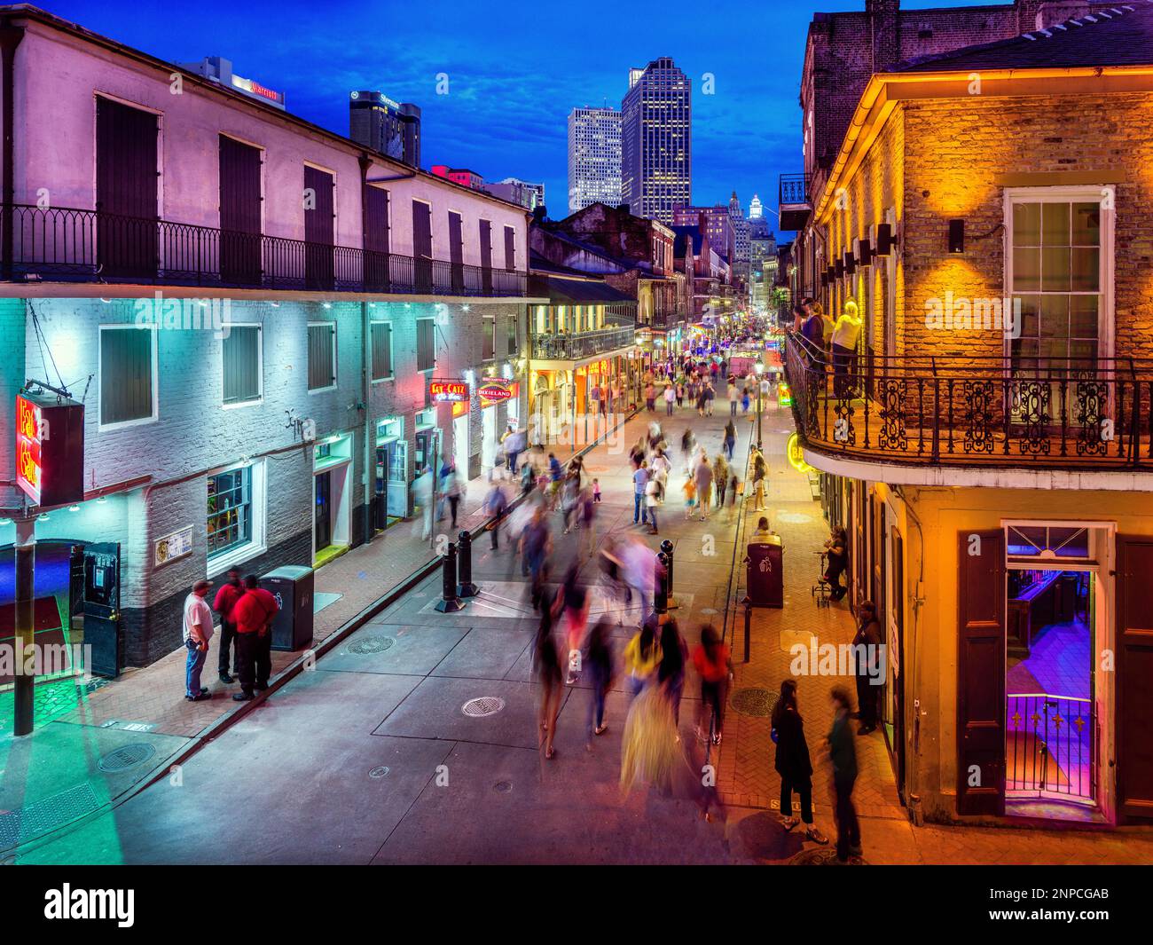 Bourbon Street, bei Nacht, French Quarter, New Orleans, Louisiana USA, USA Stockfoto