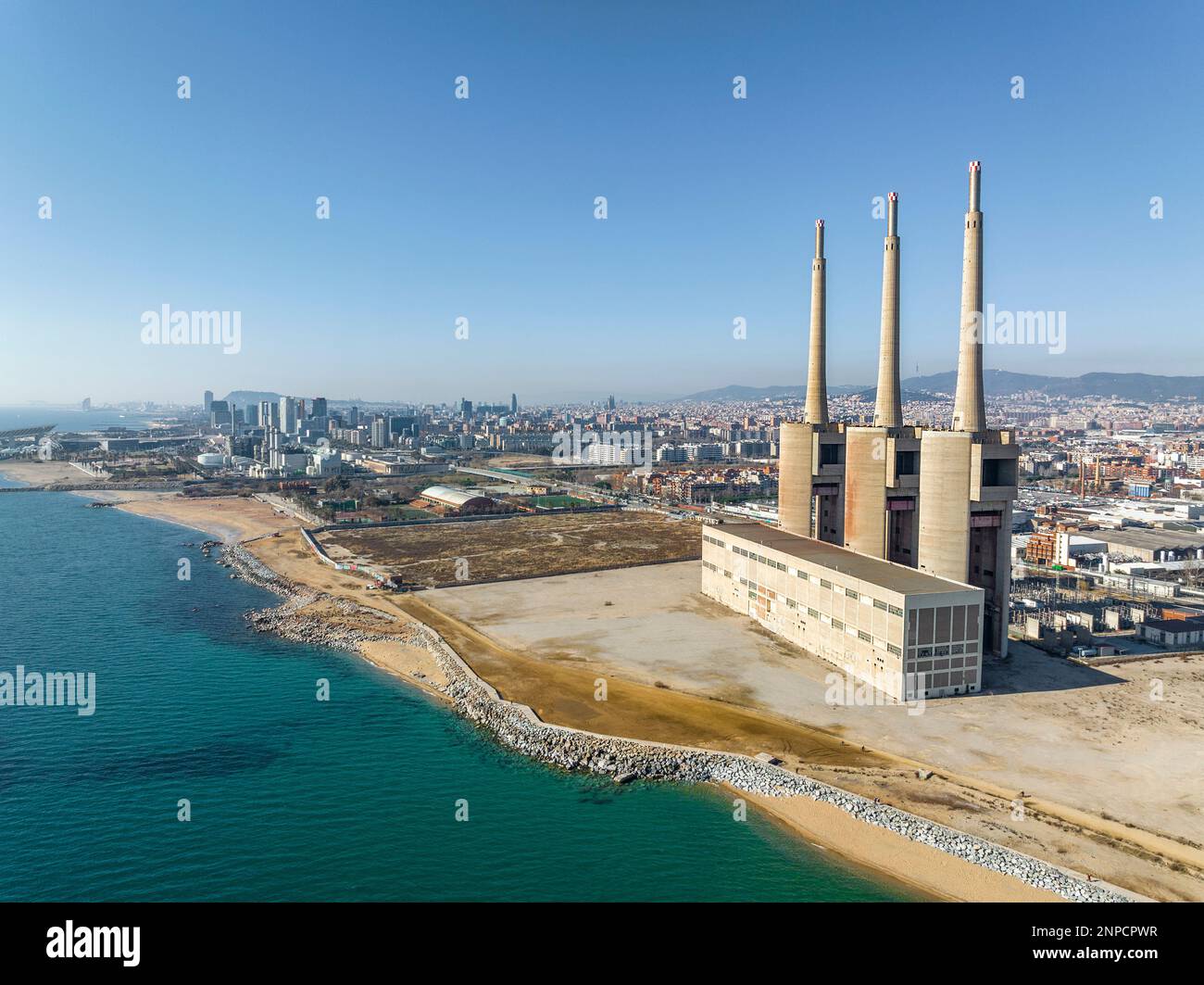 Wärmekraftwerk in Sant Adria (Barcelona), Katalonien, Spanien. Luftaufnahme Stockfoto