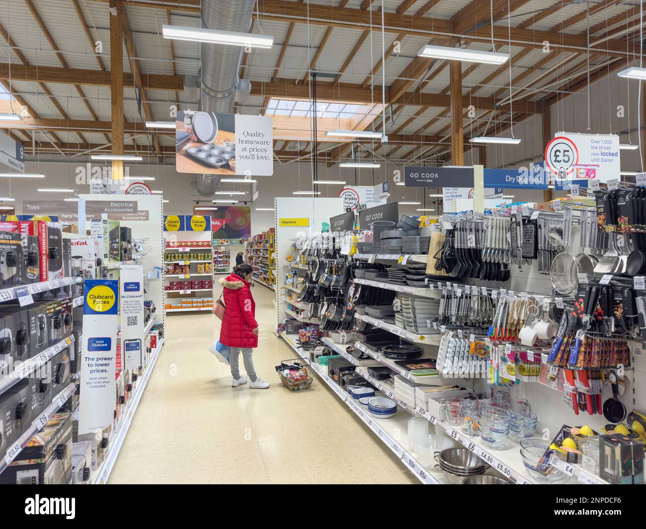 Innere des Tesco Supermarkt Taplow, Bischof Zentrum, Taplow, Buckinghamshire, England, Vereinigtes Königreich Stockfoto