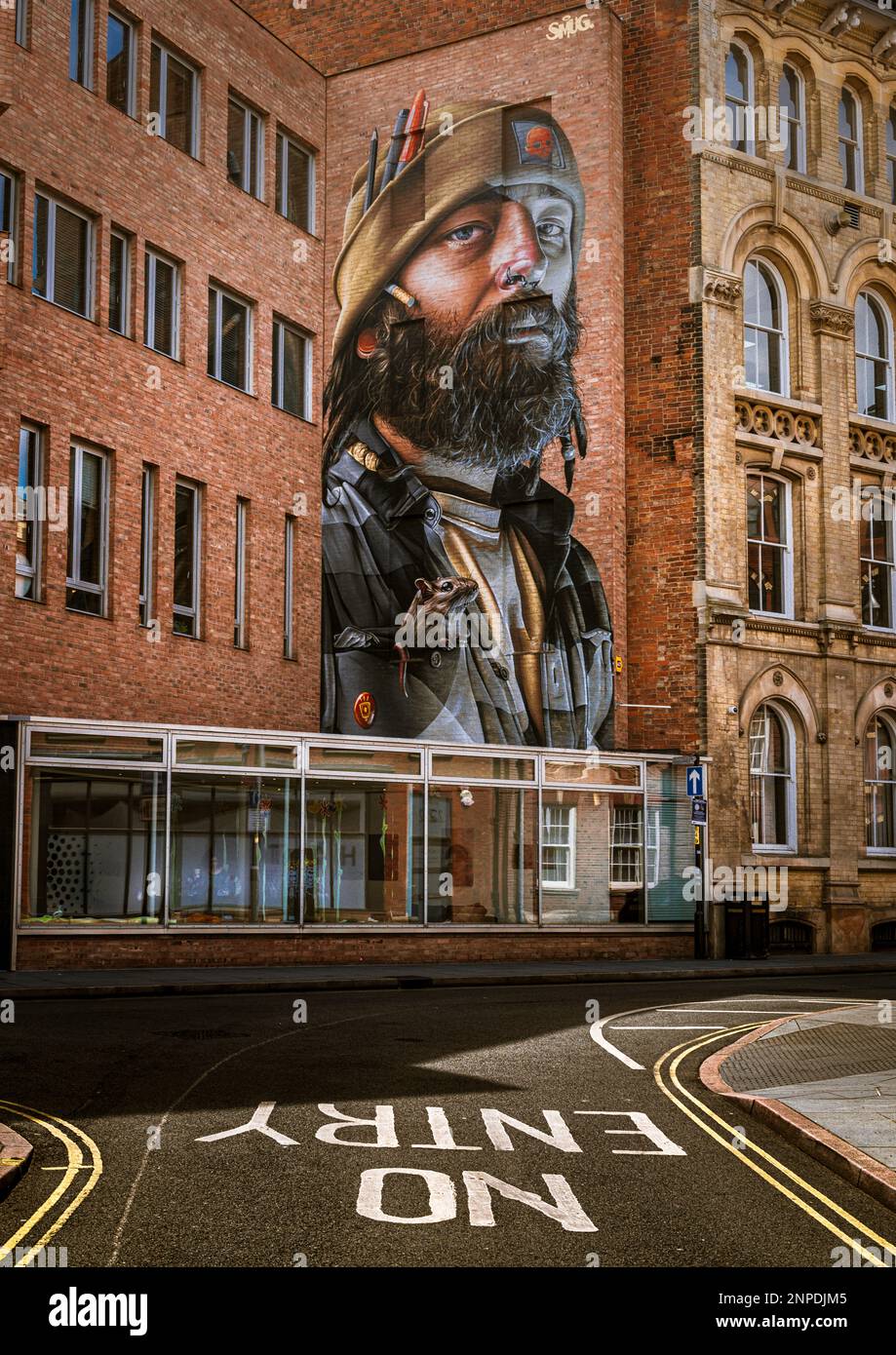 Der Australier Sam Bates, bekannt als Smug oder Smug One, produziert außergewöhnliche fotorealistische Graffiti. Stockfoto