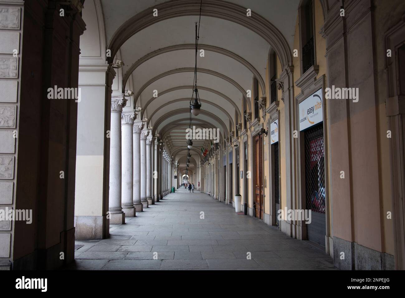 Monumentale Turiner Arkaden, große Fußgängerwege in Turin, Italien Stockfoto