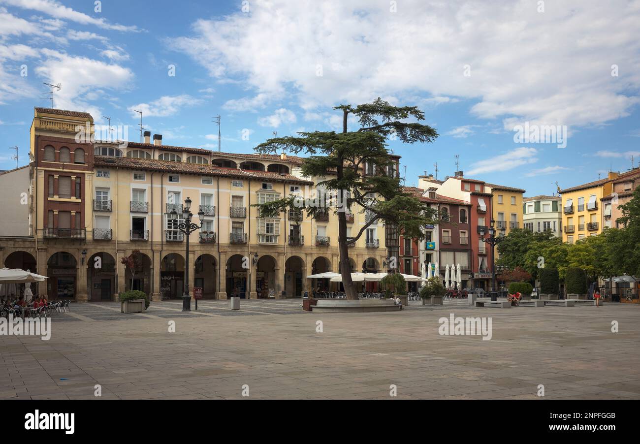 Die wunderschöne Plaza Mayor von Logroño, Spanien, ist ein Zeugnis für seine historische Architektur und das Stadtbild. Der herrliche Palast und die Gebäude sind toll Stockfoto