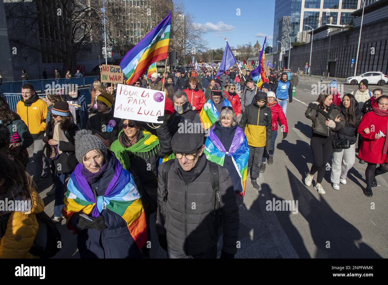 Das Schaubild zeigt die Demonstration "Stopp den Krieg in der Ukraine", die vom Kollektiv "Europa für Frieden und Solidarität" am Sonntag, den 26. Februar 2023 in Brüssel organisiert wurde. BELGA FOTO NICOLAS MAETERLINCK Stockfoto