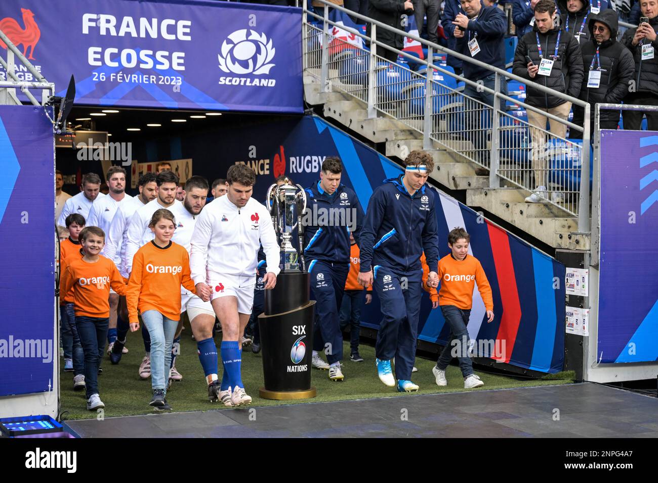 PARIS - die Spieler sind während des Guinness Six Nations Rugby-Spiels zwischen Frankreich und Schottland im Stade de France am 26. Februar 2023 in Paris aufgetaucht. AP | niederländische Höhe | GERRIT VON KÖLN Stockfoto