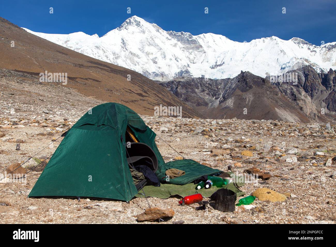 Camping unter dem Berg Cho oyu, Cho oyu Basislager, nepal himalaya Berge Stockfoto