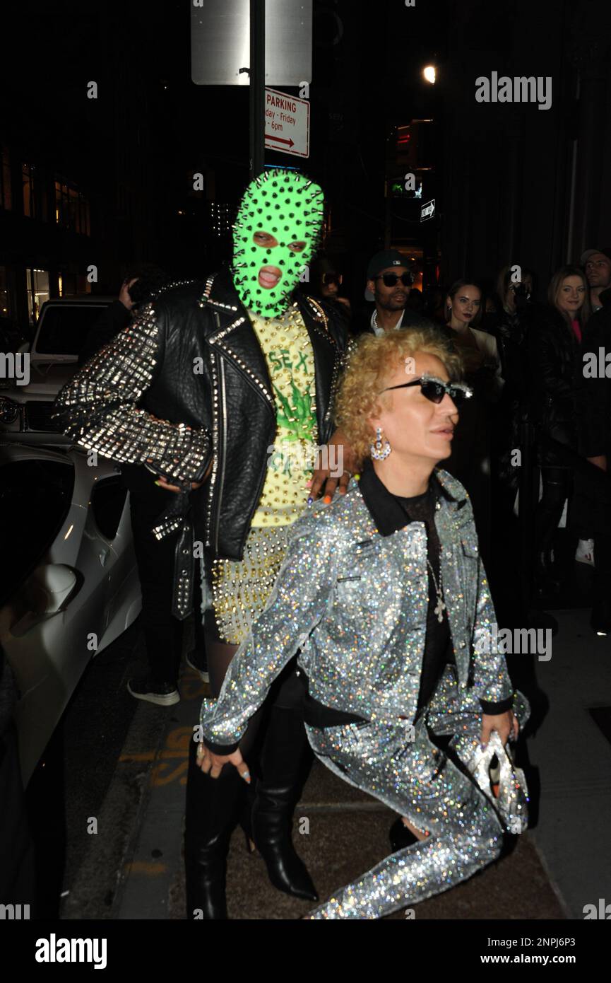 Elton Ilirjani mit Philipp Plein bei der New York Fashion Week, gekleidet in Philipp Plein, in New York City Stockfoto
