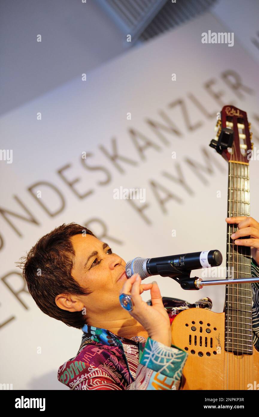 Wien, Österreich. 22. September 2013. Celia Mara ist brasilianische Sängerin und Songwriterin Stockfoto