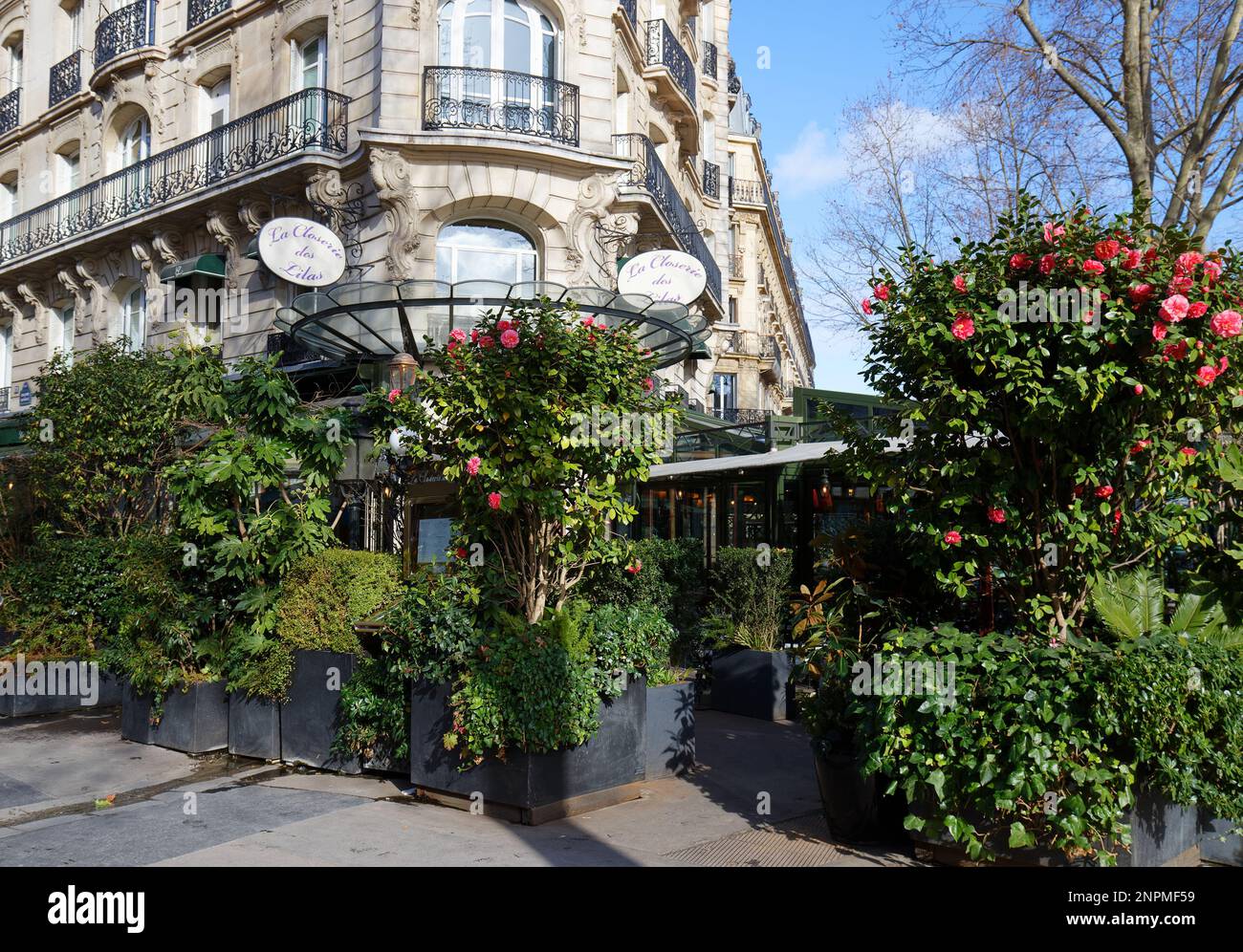 Im Café La Closerie des Lilas hingen die Intellektuellen, die Hemingway hier schrieb, der Dichter Baudelaire, der Impressionist Claude Stockfoto