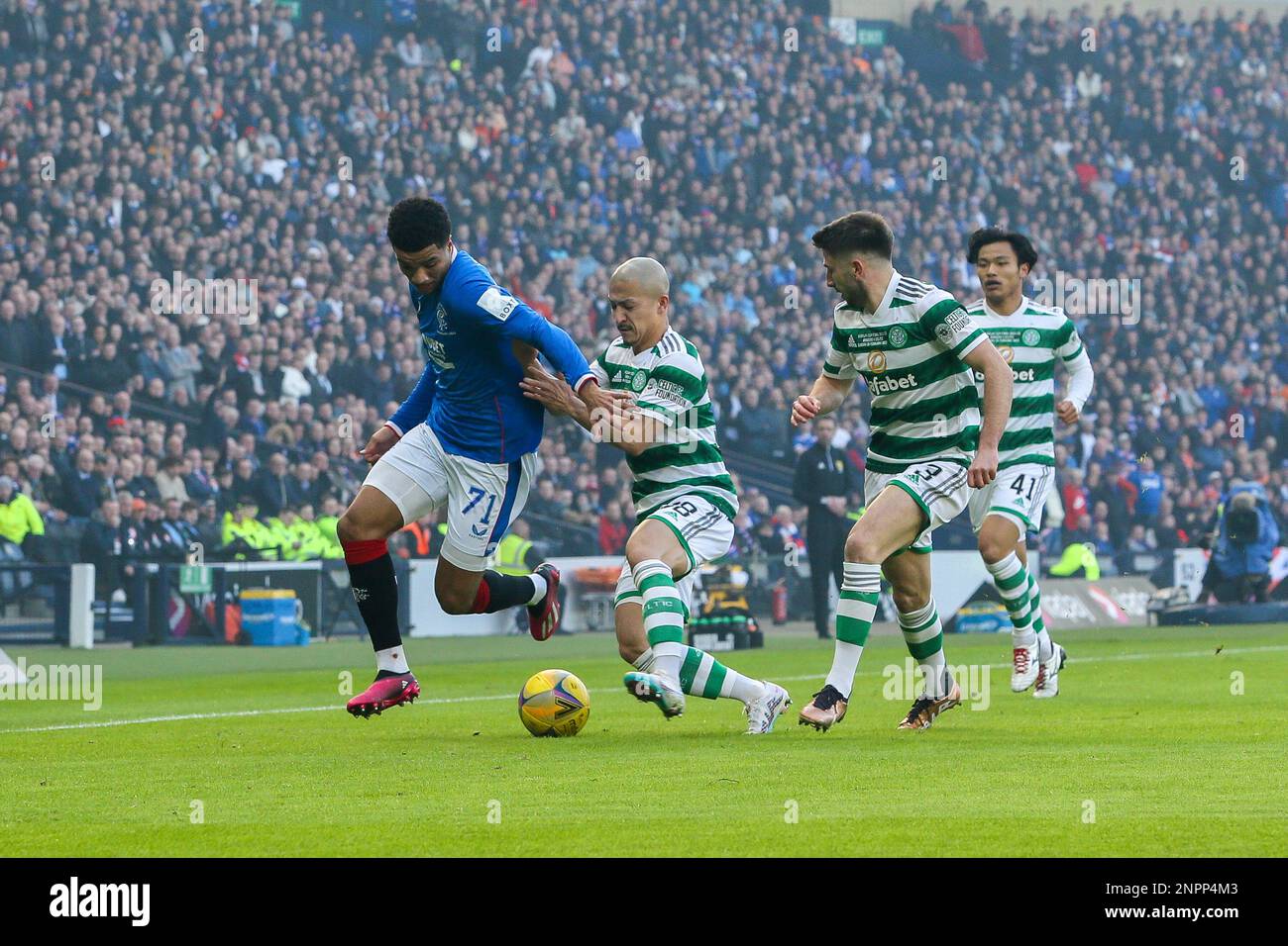 Glasgow, Großbritannien. 26. Februar 2023. UK. Im Finale des Viaplay Cup spielten die Rangers vs Celtic im Hampden Park in Glasgow. Kredit: Findlay/Alamy Live News Stockfoto