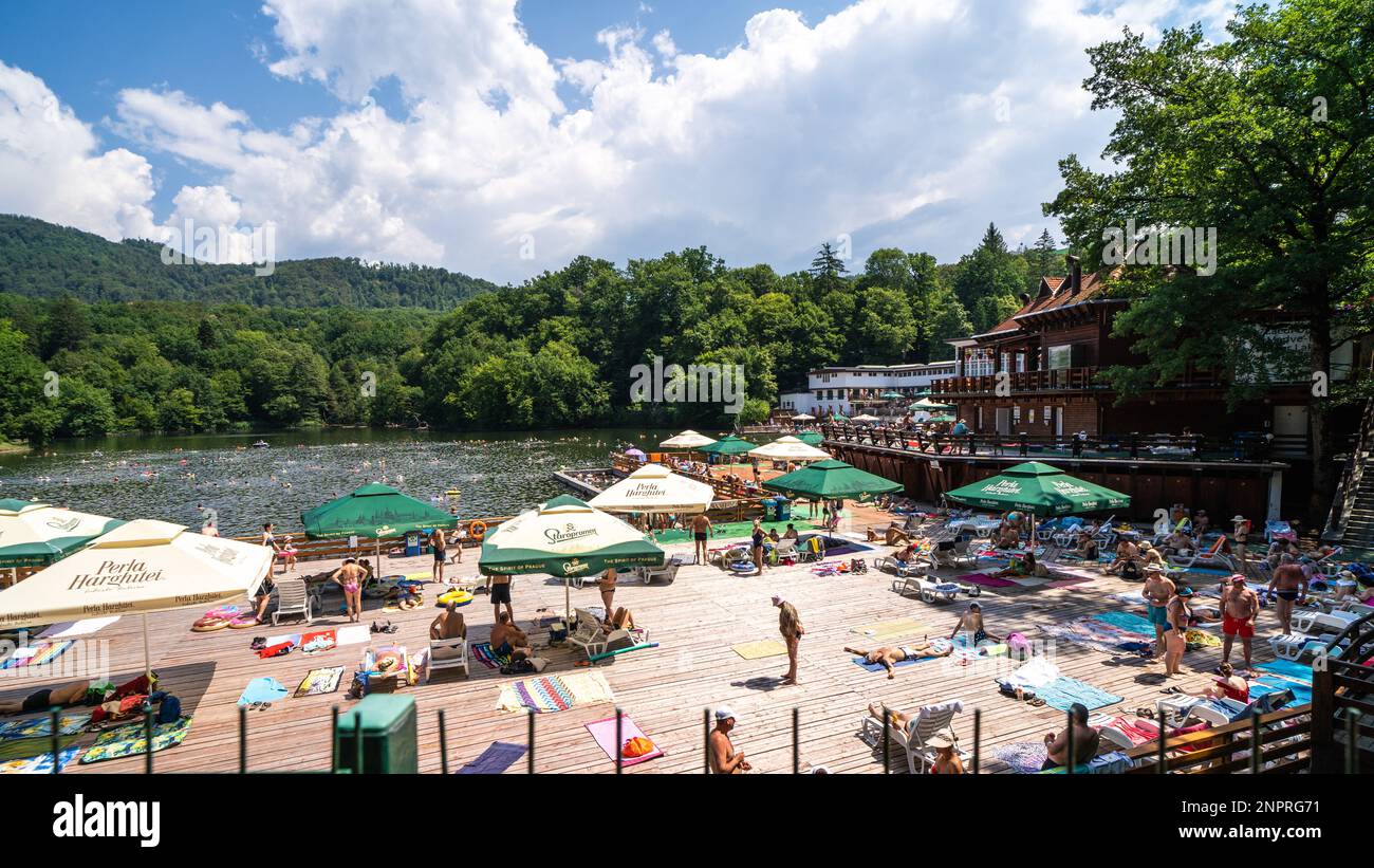 Salzsee in den Bergen. Stockfoto