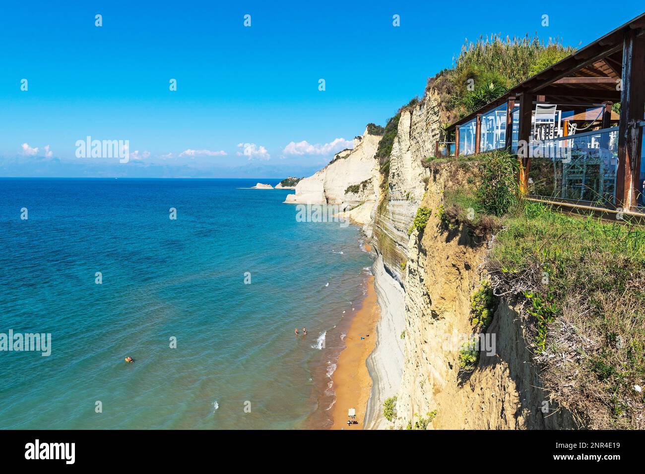 Sunset Bar, Logas Beach, Peroulades, Korfu Island, Ionische Inseln, Mittelmeer, Griechenland Stockfoto