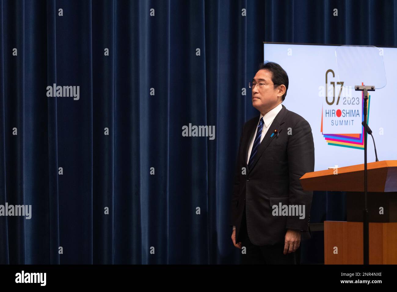Der japanische Premierminister Fumio Kishida posiert vor seiner Pressekonferenz am 24. Februar 2023 für Fotografen. Kredit: Stanislav Kogiku/AFLO/Alamy Live News Stockfoto
