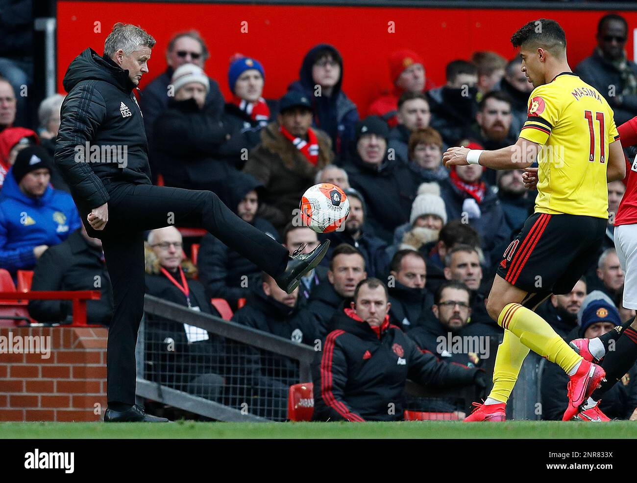 February 23, 2020, Manchester, United Kingdom: Manchester United manager Ole Gunnar Solskjaer kicks the ball back to Adam Masina of Watford during the Premier League match at Old Trafford, Manchester. Picture date: 23rd February 2020. Picture credit should read: Darren Staples/Sportimage(Credit Image: © Darren Staples/CSM via ZUMA Wire) (Cal Sport Media via AP Images) Stockfoto