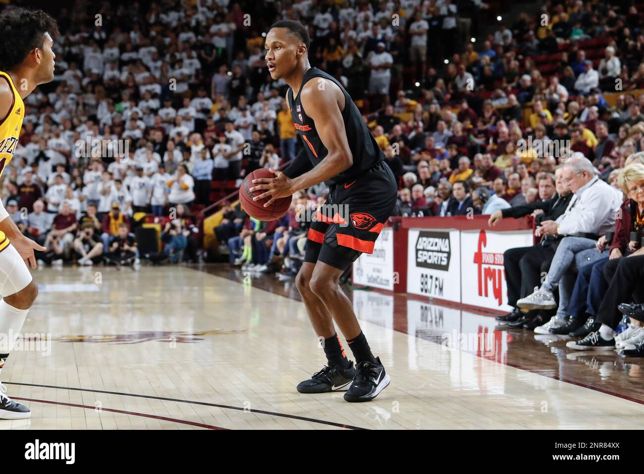 TEMPE, AZ - FEBRUARY 22: Oregon State Beavers guard Gianni Hunt (0) looks to shoot during the college basketball game between the Oregon State Beavers and the Arizona State Sun Devils on February 22, 2020 at Desert Financial Arena in Tempe, Arizona. (Photo by Kevin Abele/Icon Sportswire) (Icon Sportswire via AP Images) Stockfoto