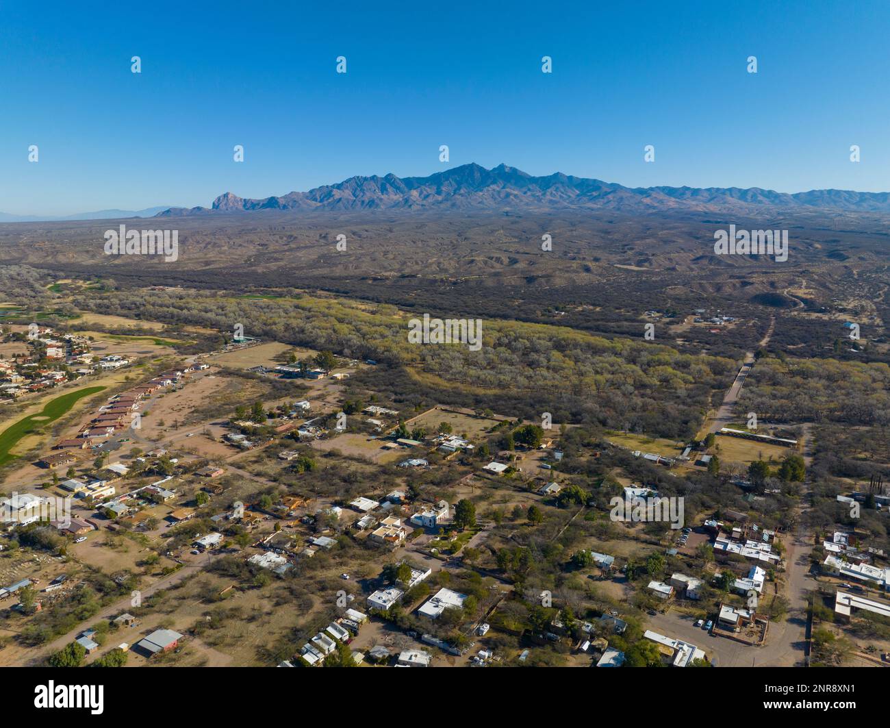 Santa Rita Mountains aus der Vogelperspektive, darunter Mount Hopkins und Mount Wrightson, von der Stadt Tubac im Santa Cruz County in Arizona, Arizona, Arizona, Arizona, USA. Stockfoto